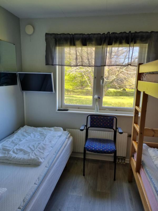 Triple Room with Shared Bathroom image 1