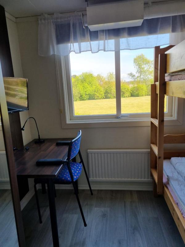 Single Room with Shared Bathroom image 3