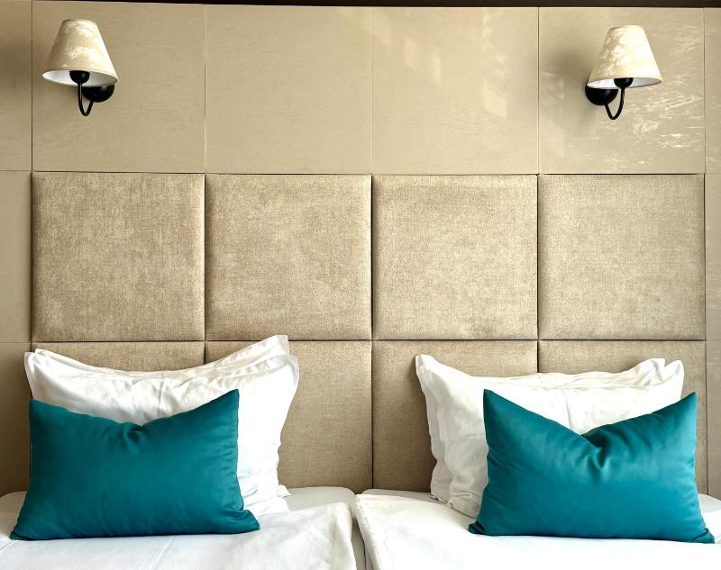 Deluxe Double Room image 3