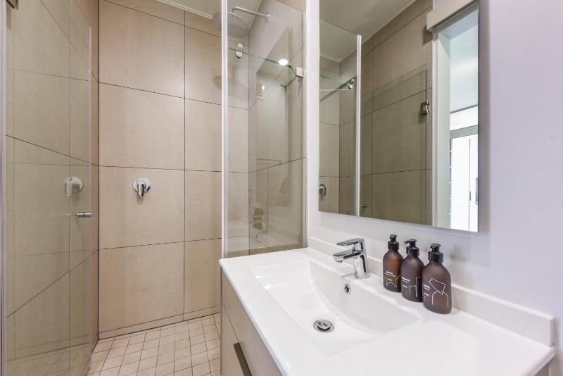 One Rosebank Apartments - image 6