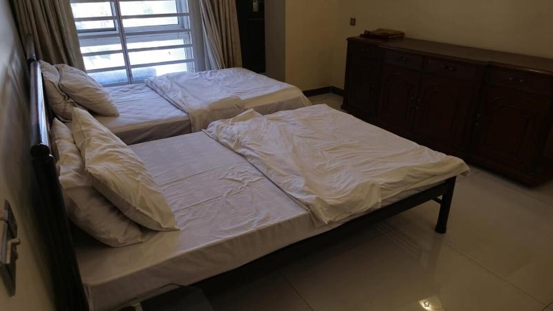 4 bedrooms furnished apartment in central Karachi - image 4