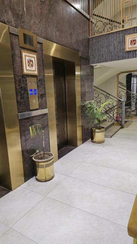 4 bedrooms furnished apartment in central Karachi - image 11