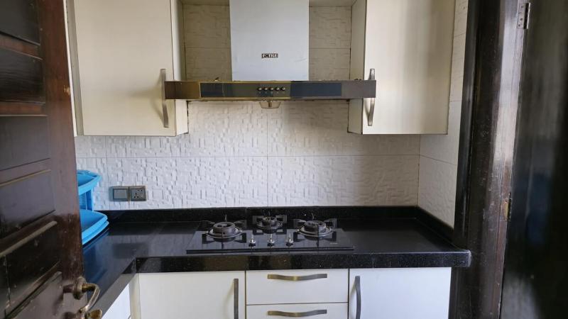 4 bedrooms furnished apartment in central Karachi - image 9