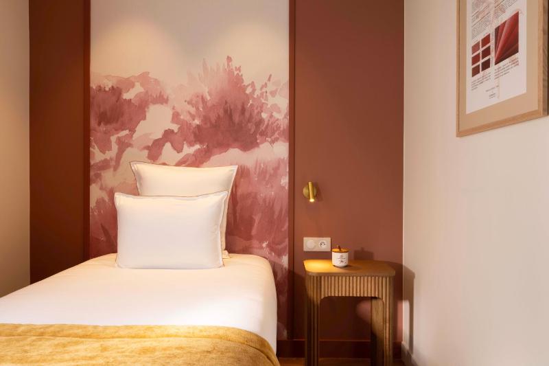 Standard Single Room image 3