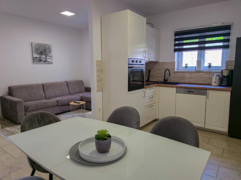 Apartment Milana - image 24