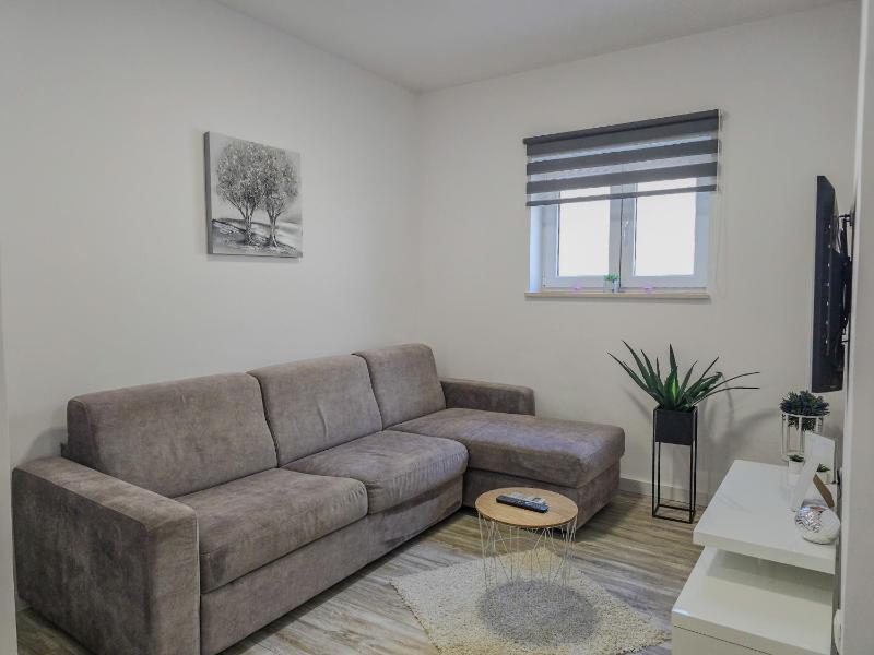 Apartment Milana - image 23