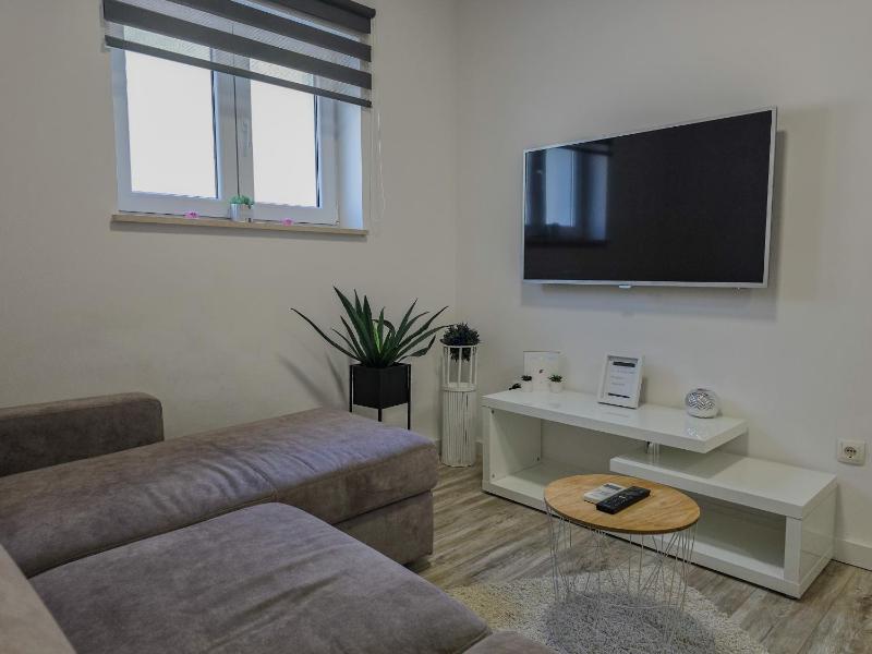 Apartment Milana - image 16