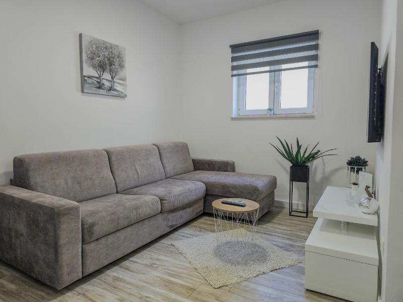 Apartment Milana - image 9