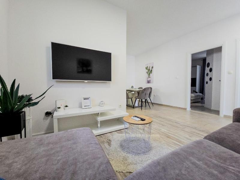 Apartment Milana - image 17