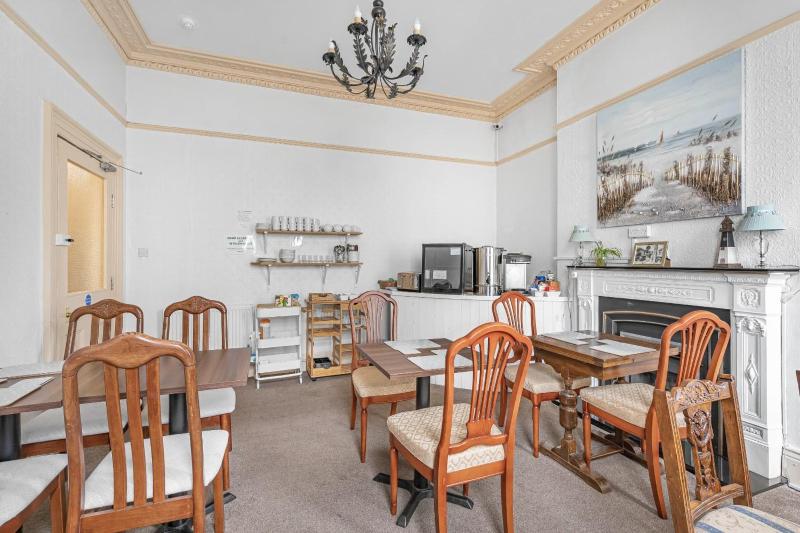 Summerlands Guest House - image 7