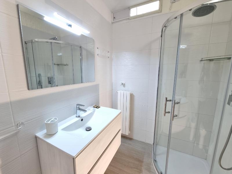 One-Bedroom Apartment with Terrace sea view image 2