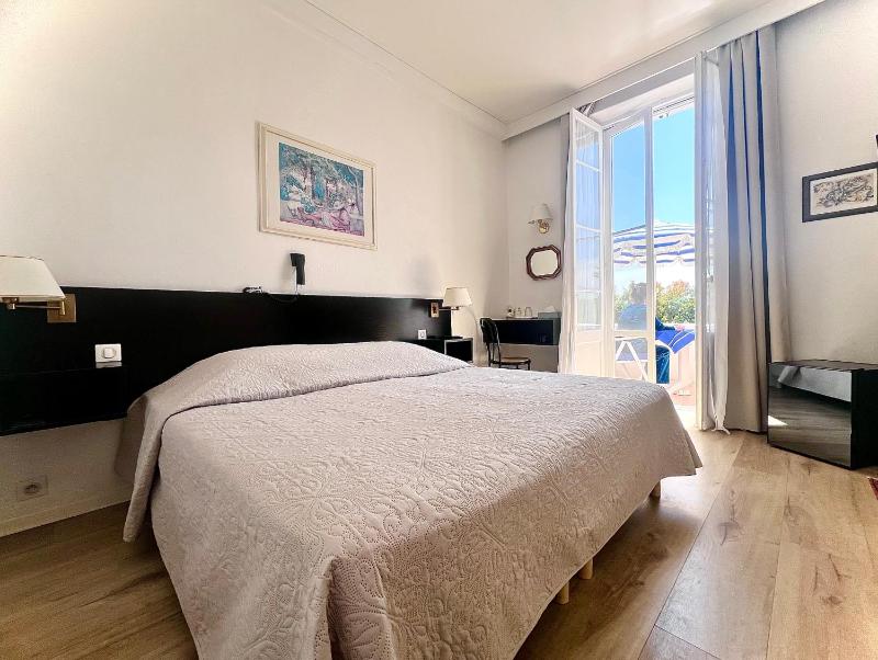 Double Room with Terrace image 1