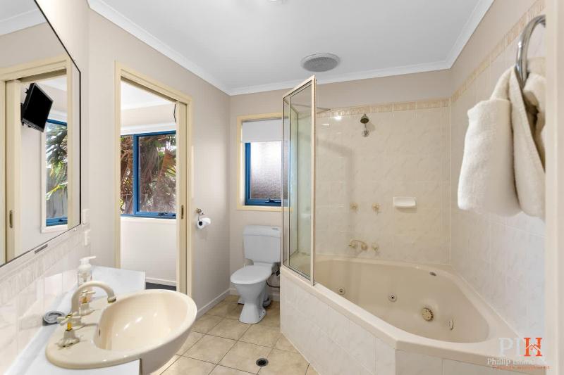 Kavavilla Cowes Close to Beach - image 3