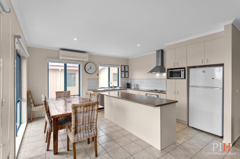 Kavavilla Cowes Close to Beach - image 7