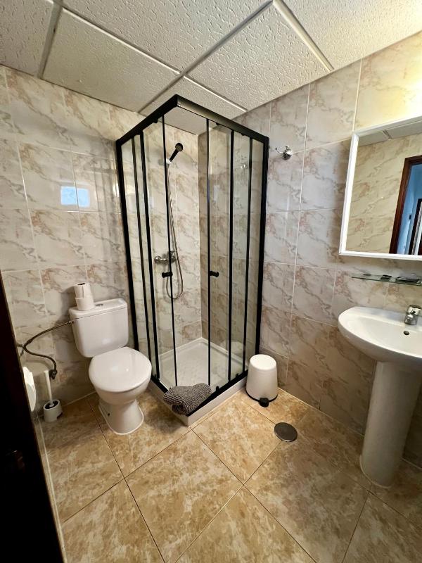Single Room image 3