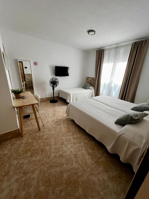 Triple Room image 3