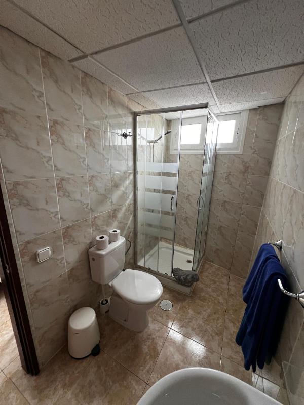 Twin Room image 2