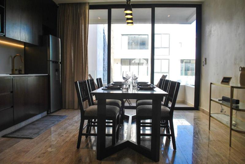 Upscale Condo Perfect Location - image 5