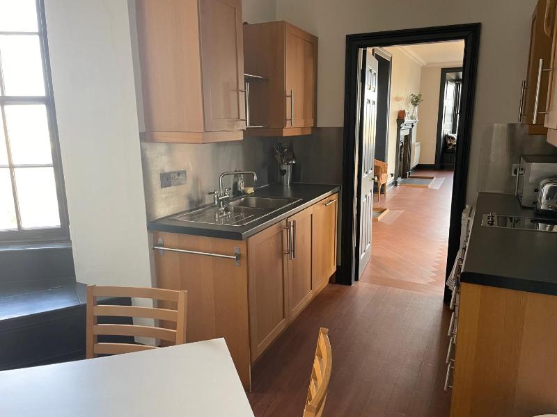 Studio Apartment image 2