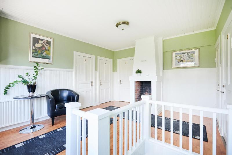 Single Room image 3