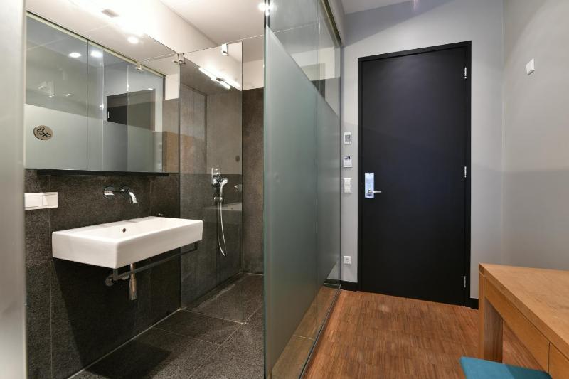Standard Double or Twin Room image 4
