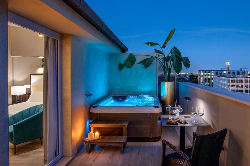 Junior Suite image 2