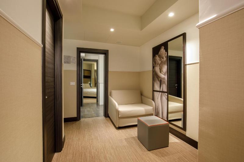 Family Connecting Rooms image 4