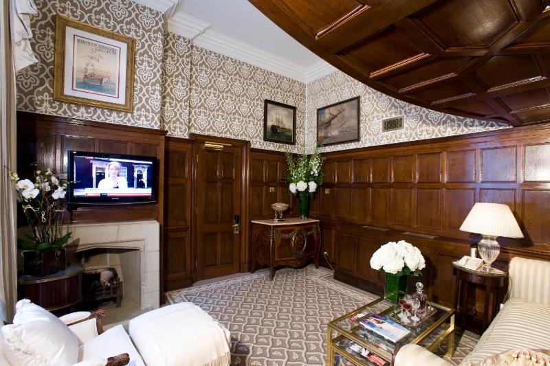 Executive Suite image 2