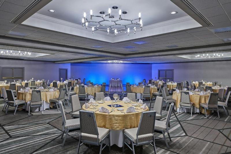 Sheraton Tucson Hotel & Suites - image 5