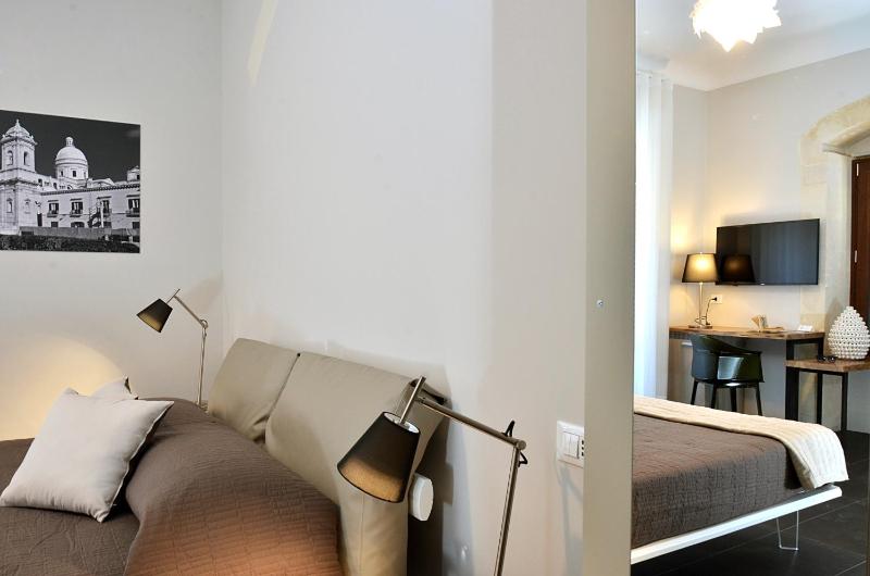 Double Room with Balcony image 3