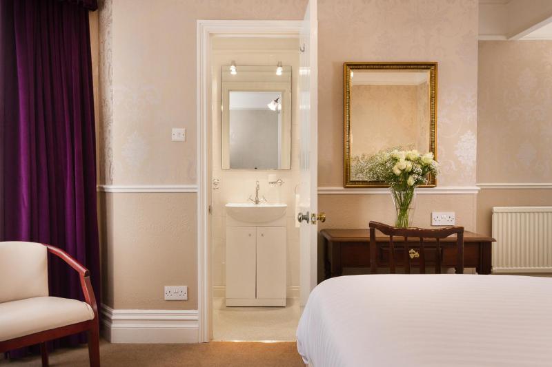 King Room image 2