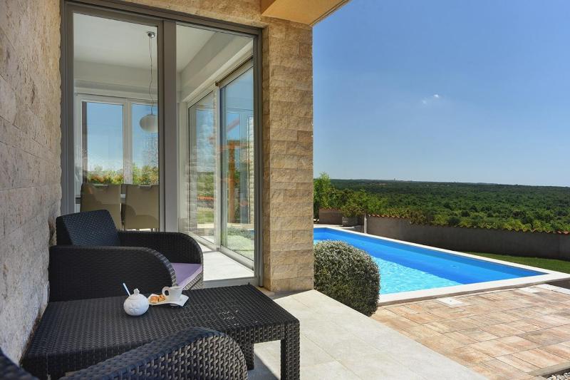 Villa White - image 27
