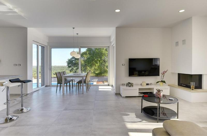 Villa White - image 31