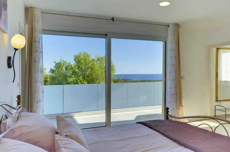 Villa White - image 13