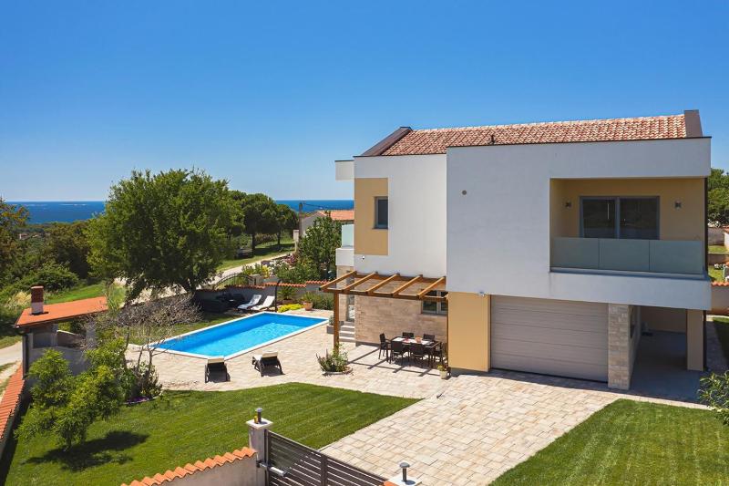 Villa White - image 11