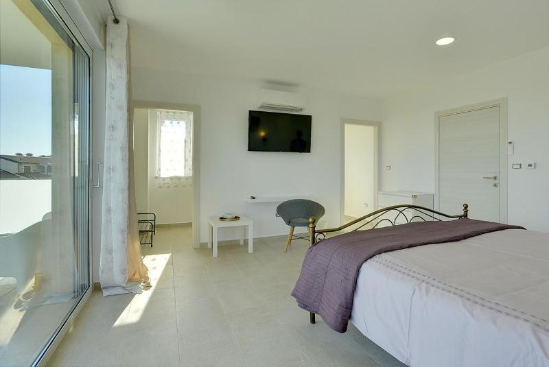 Villa White - image 22