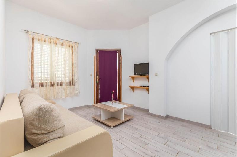 Apartment Nikola - image 7