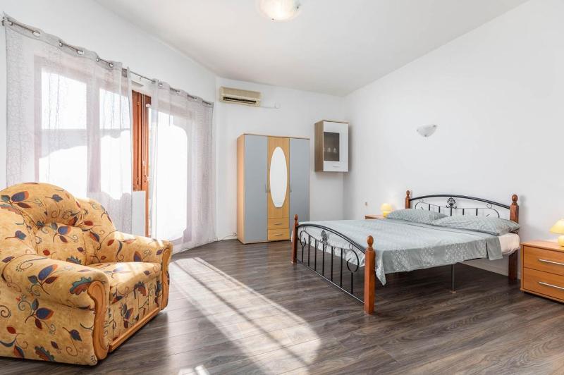 Apartment Nikola - image 10