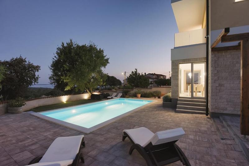 Villa White - image 18