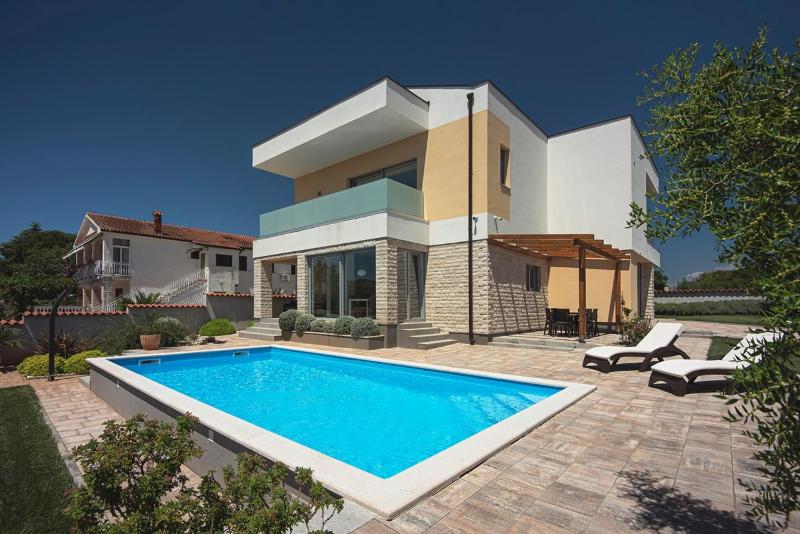 Villa White - image 23