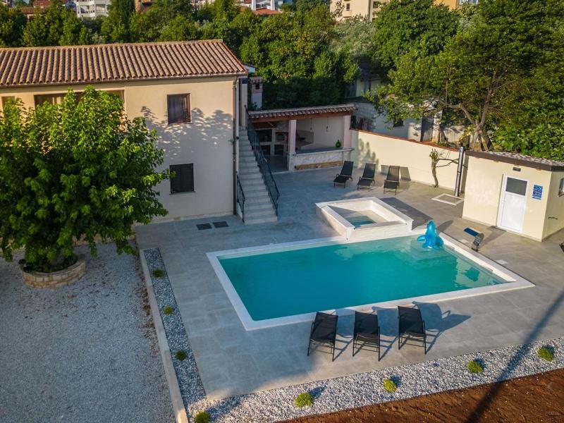 House Fasana - image 1