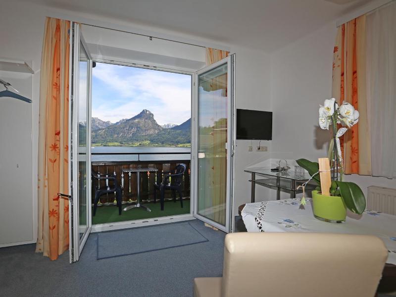 Comfort Double Room with Lake View image 1