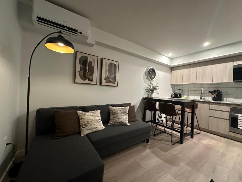 Silverstone Downtown Center Long-Stay Home in Vancouver - image 8