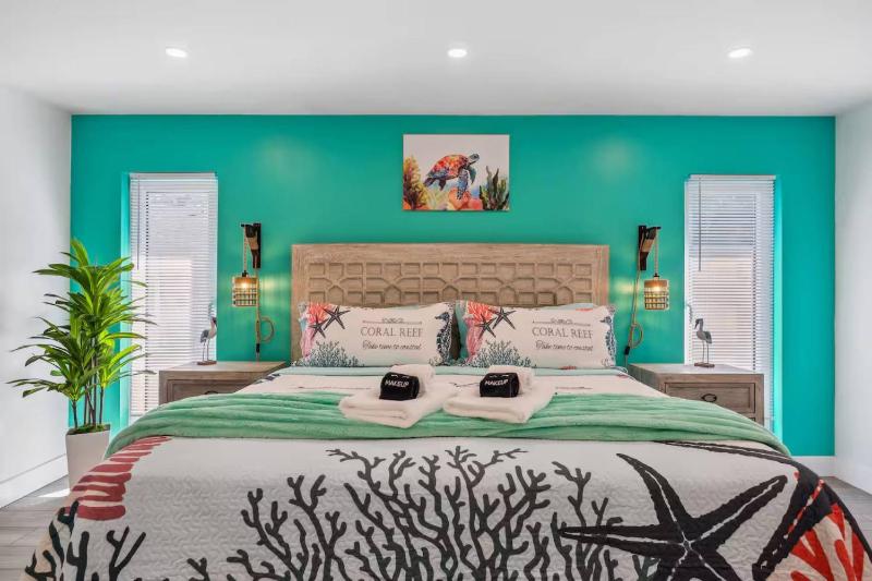 The Tropical Retreat - image 30