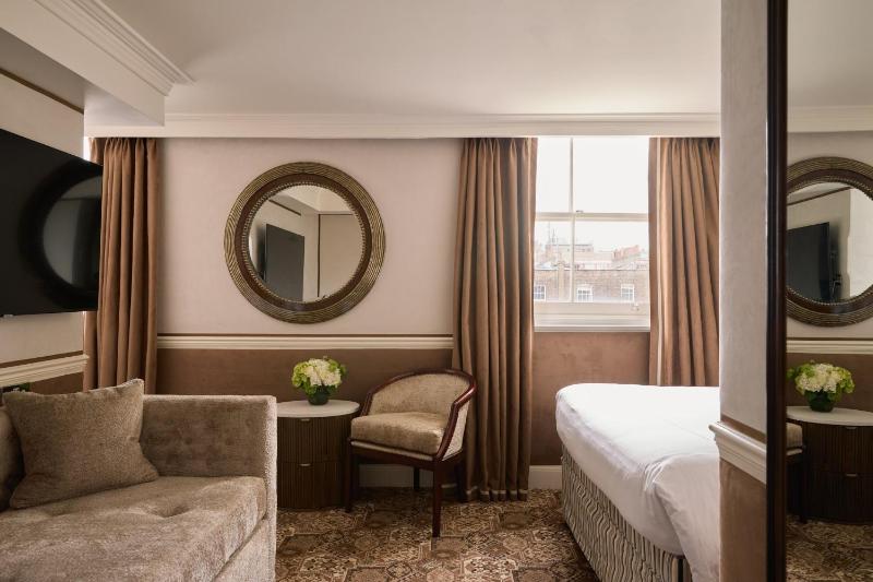 Classic Double Room image 1