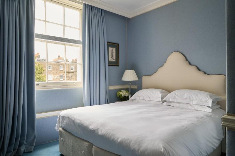 Classic King Room image 3