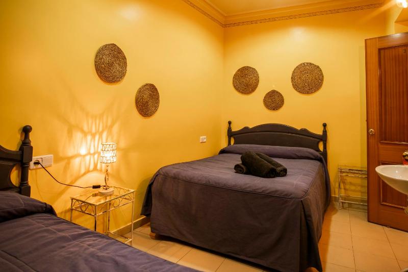 Double Room with Extra Bed image 4