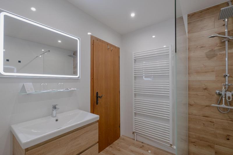 Two-Bedroom Apartment with Balcony image 1