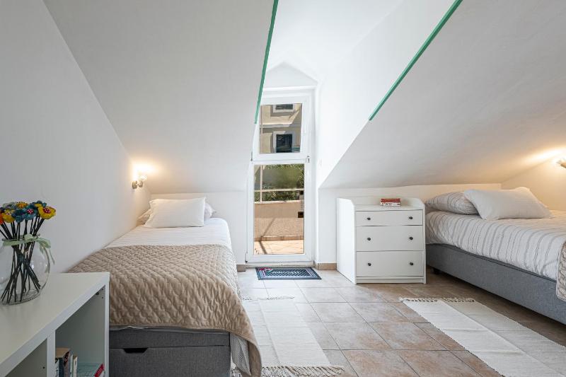 Two-Bedroom Apartment with Balcony and Sea View image 4