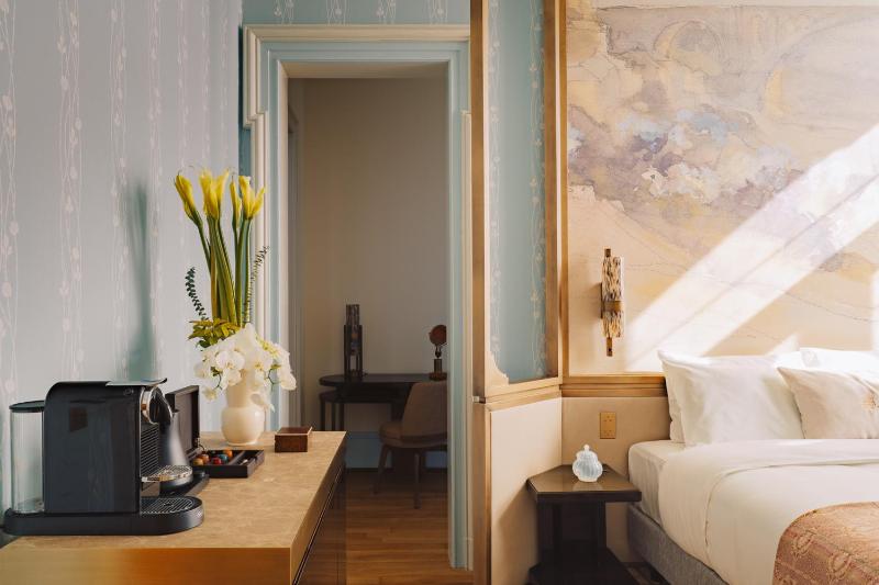 King Room image 2